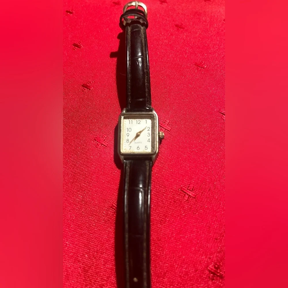 Quartz Vintage Black Leather Strap Watch